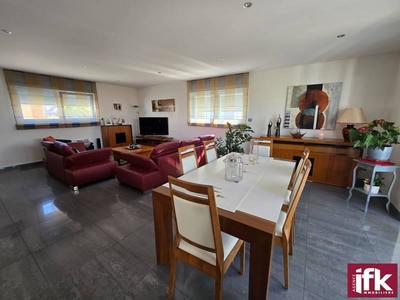 Maison - 182 m² - 5 pièces