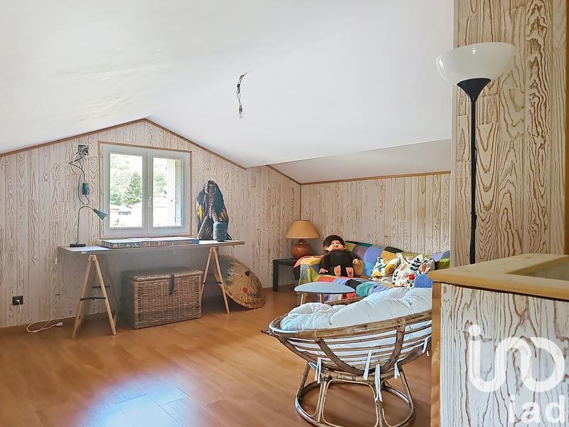 Maison - 143 m² - 5 pièces