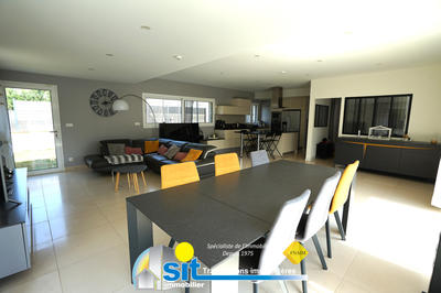 Maison - 111 m² - 5 pièces