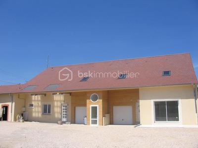 Corps de ferme - 370 m² - 6 pièces