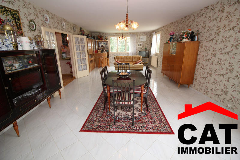 Maison traditionnelle - 210 m² - 6 pièces