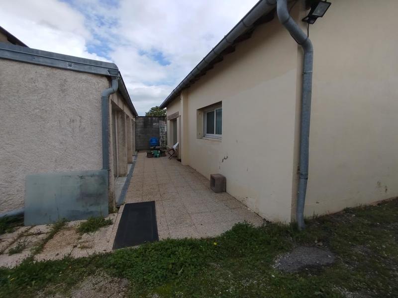 Maison - 242 m² - 6 pièces