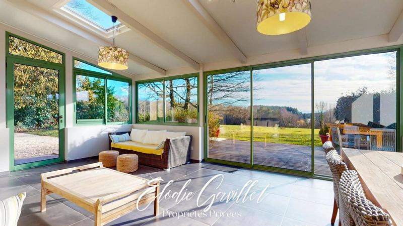 Demeure - 290 m² - 11 pièces