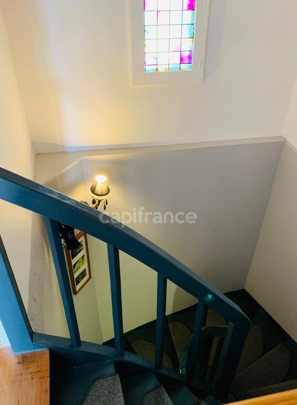 Maison - 220 m² - 7 pièces