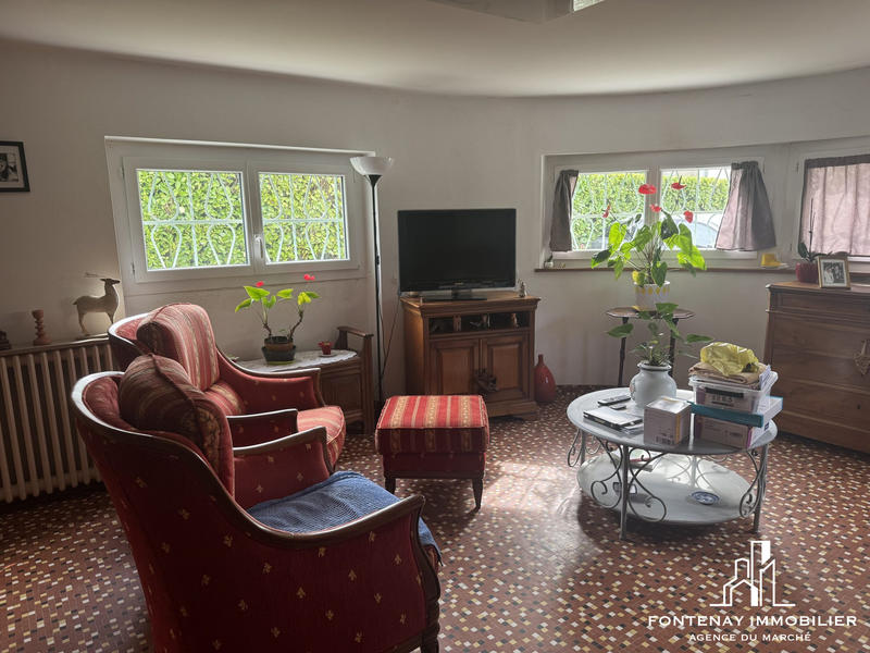 Maison - 242 m² - 10 pièces