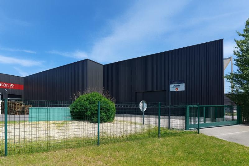 Local d'activité / Entrepôt - 211 m²