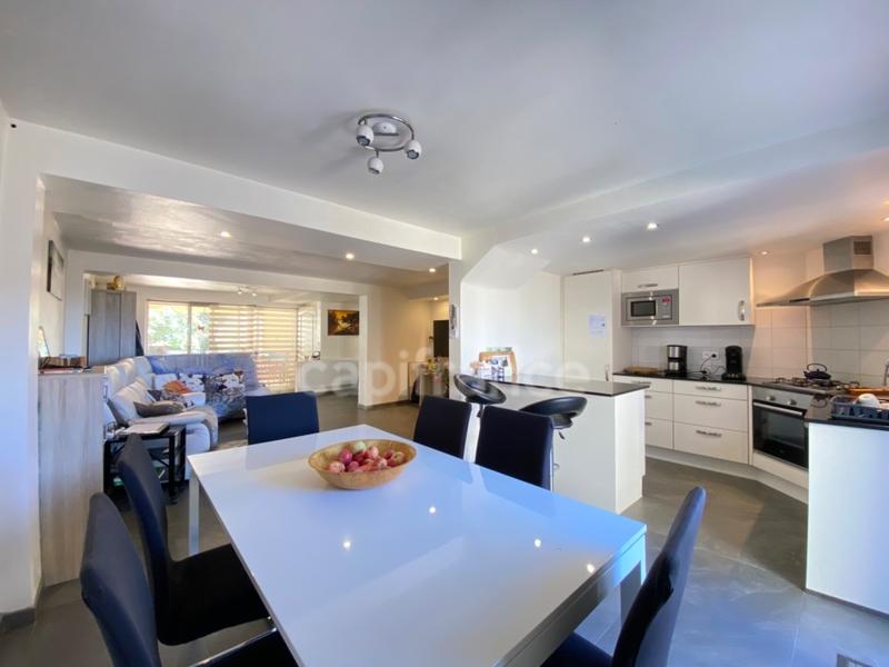 Villa - 224 m² - 8 pièces