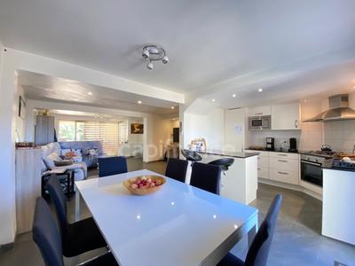 Villa - 224 m² - 8 pièces