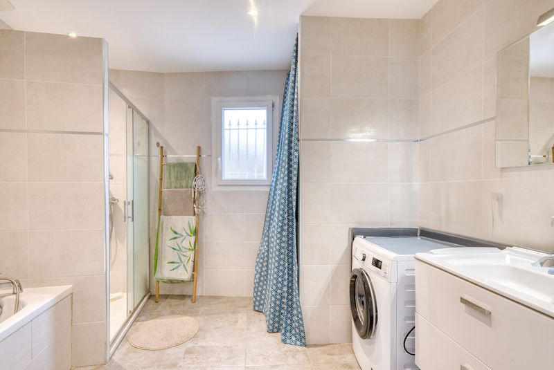 Appartement - 80 m² - 3 pièces