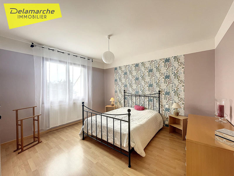 Maison - 303 m² - 9 pièces