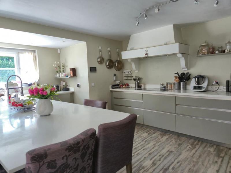 Maison - 350 m² - 7 pièces