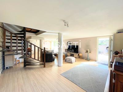 Maison - 165 m² - 5 pièces