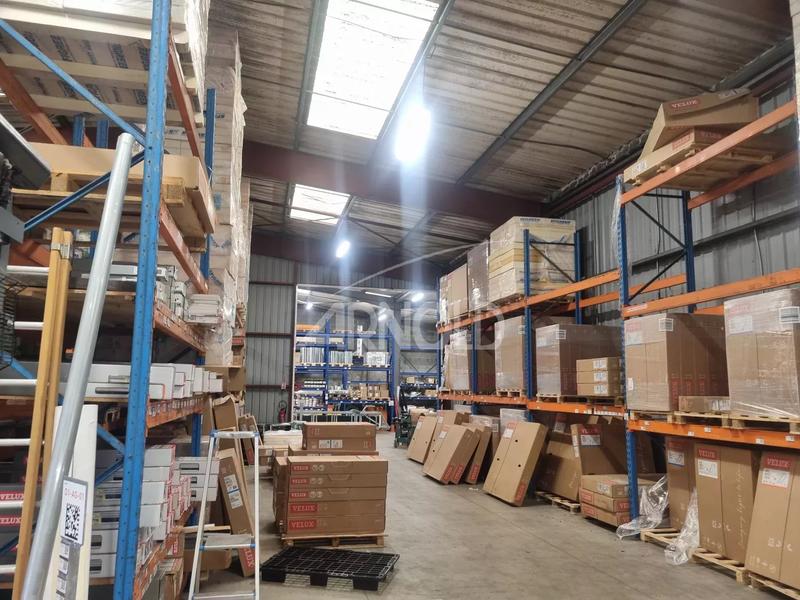 Entrepôt - 920 m² - 10 pièces