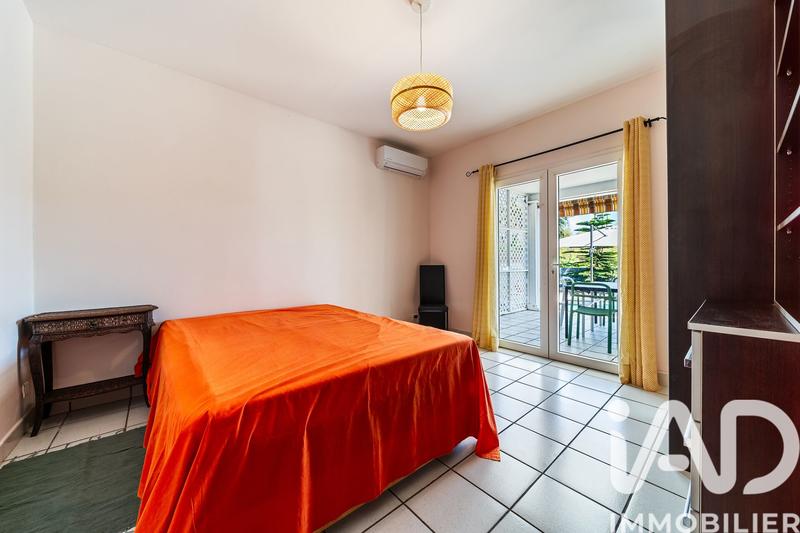 Maison - 235 m² - 7 pièces