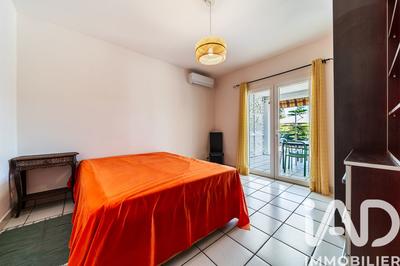 Maison - 235 m² - 7 pièces