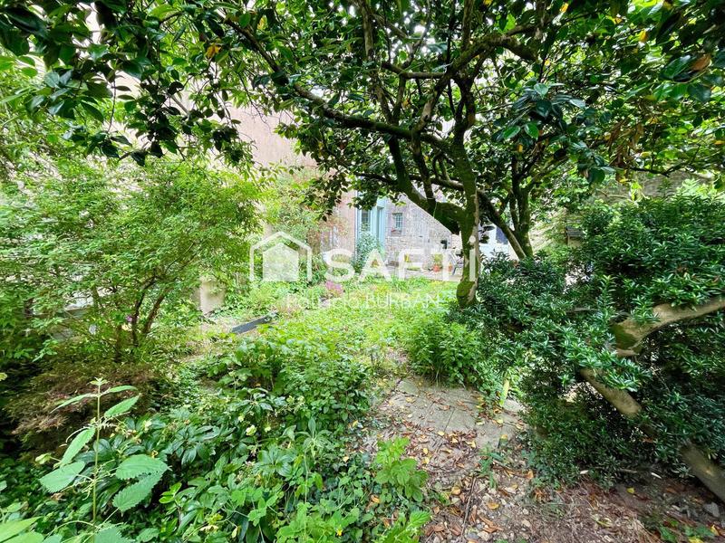 Maison - 184 m² - 8 pièces