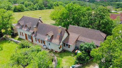 Maison - 155 m² - 5 pièces