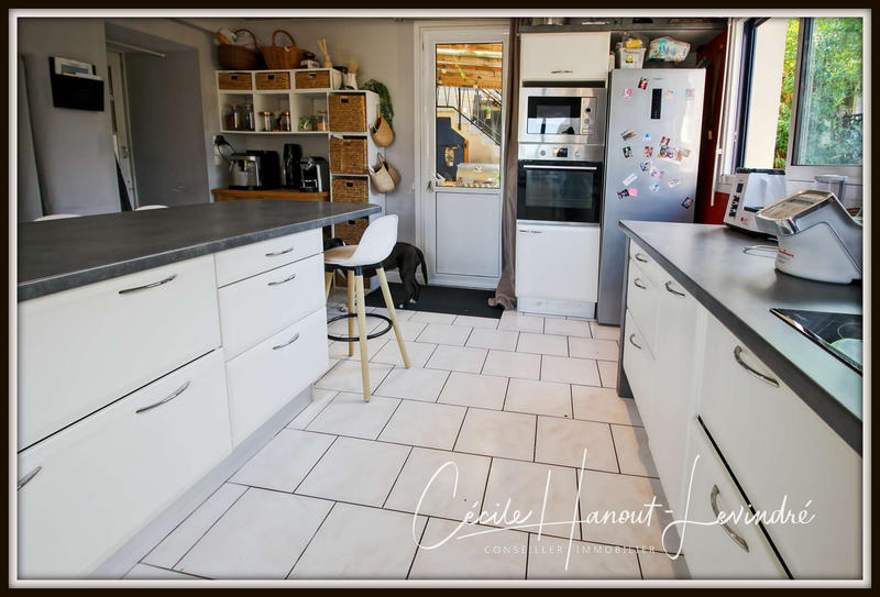 Maison - 430 m² - 18 pièces