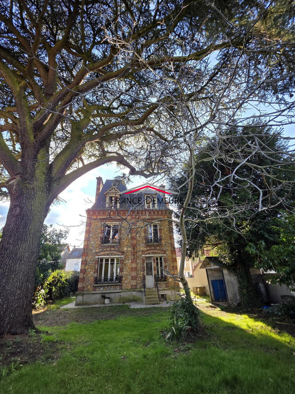 Maison - 183 m² - 8 pièces