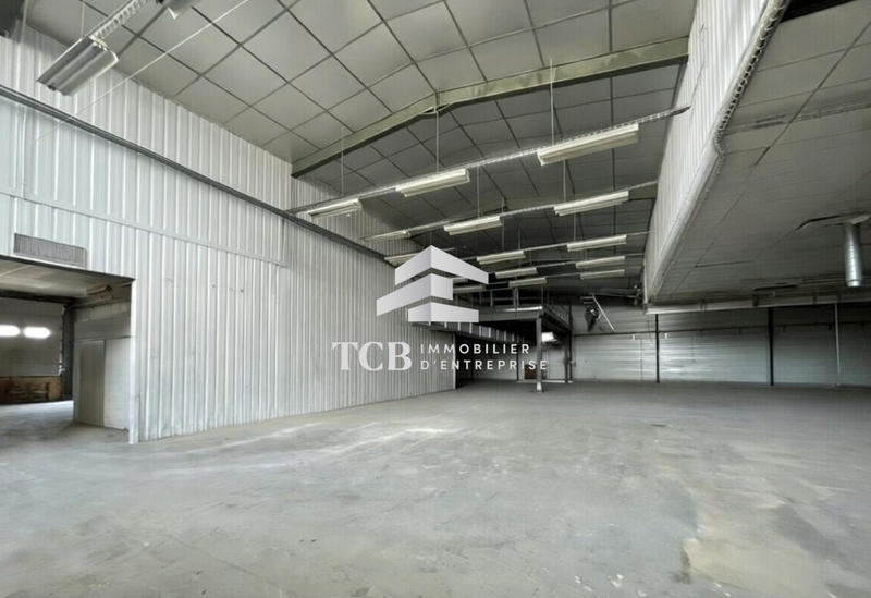 Local d'activités - 1 850 m²
