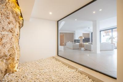 Maison - 450 m² - 8 pièces