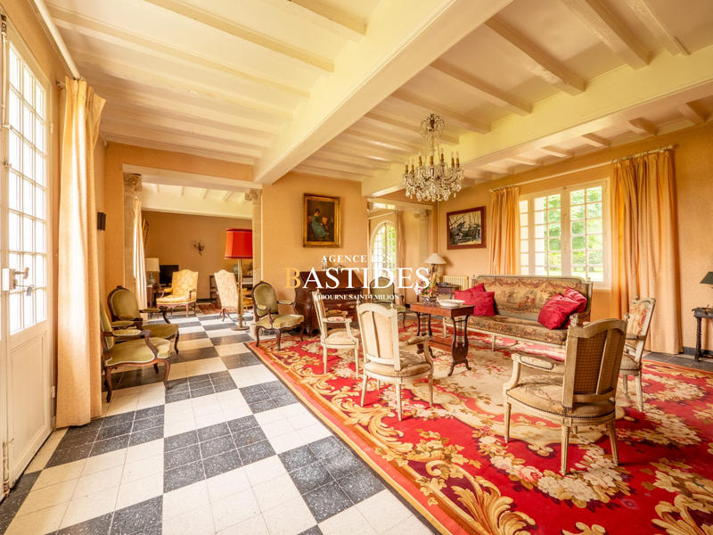 Maison ancienne - 316 m² - 9 pièces