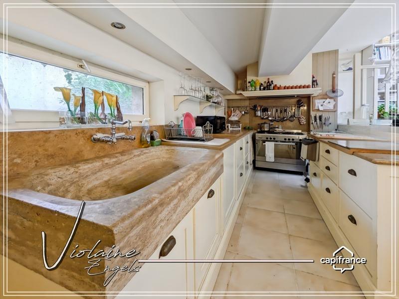 Maison de maîtres - 408 m² - 8 pièces