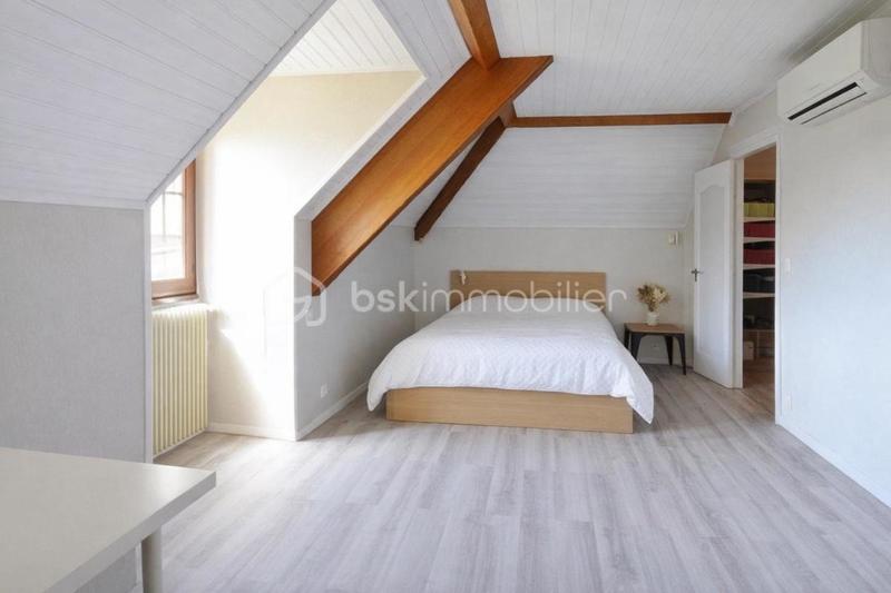 Maison - 218 m² - 7 pièces