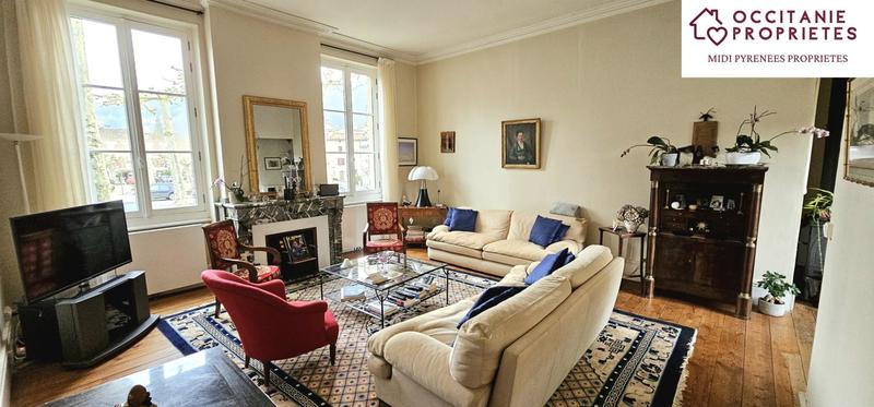 Maison de village - 242 m² - 10 pièces