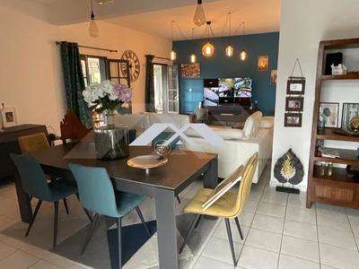 Maison - 330 m² - 8 pièces