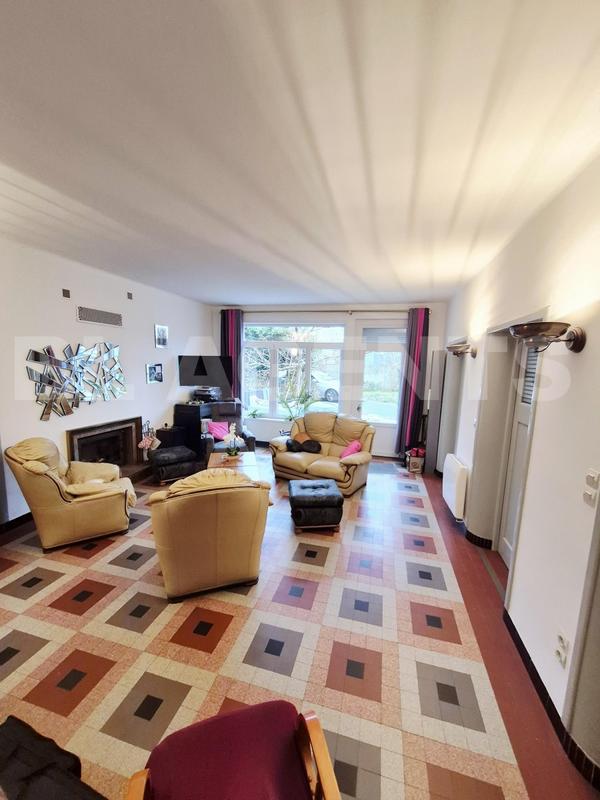 Maison - 187 m² - 7 pièces