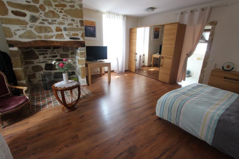 Maison - 234 m² - 6 pièces