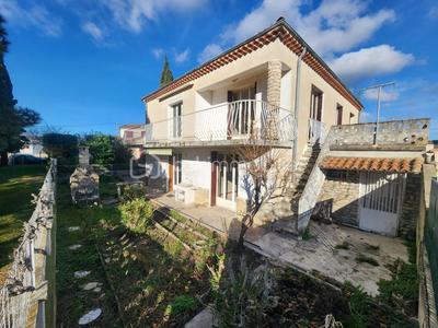 Maison traditionnelle - 165 m² - 8 pièces