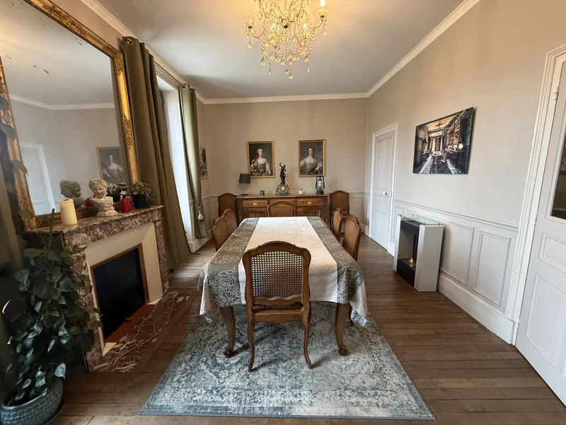 Maison - 180 m² - 9 pièces