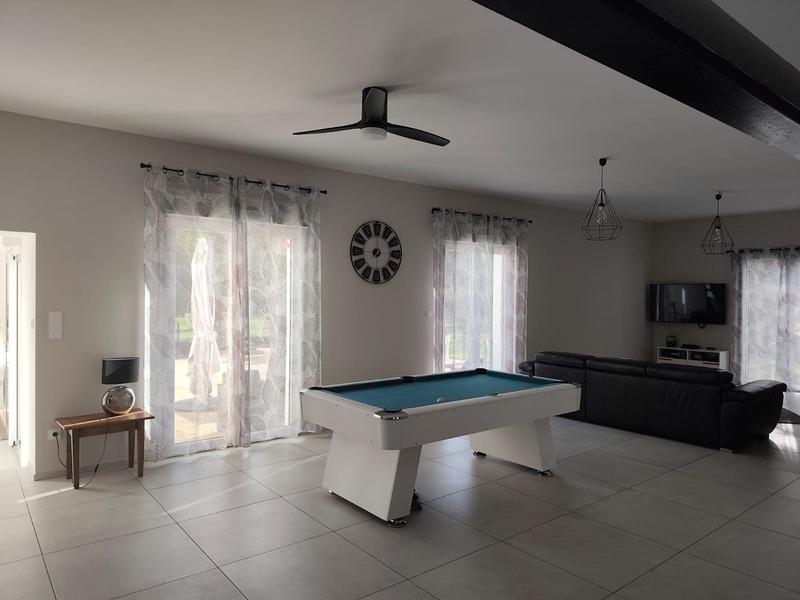 Maison - 205 m² - 9 pièces