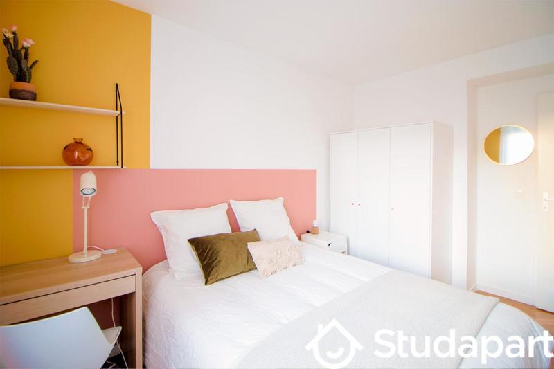 Chambre - 11 m² - 1 pièce