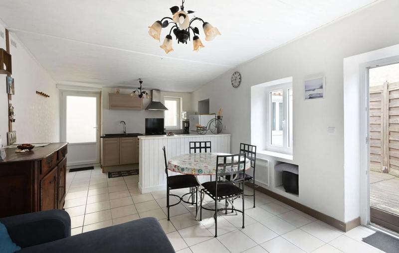 Propriété - 148 m² - 6 pièces