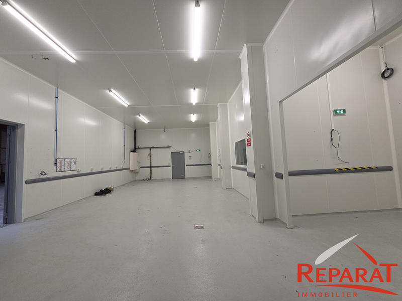 Local commercial - 2 150 m²