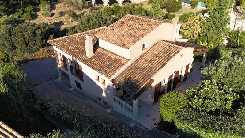 Maison - 207 m² - 5 pièces