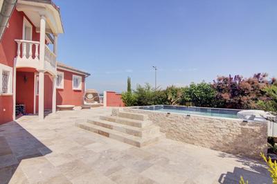 Maison - 143 m² - 5 pièces