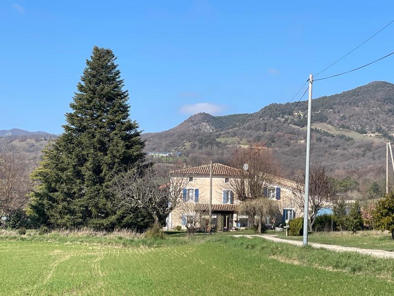 Maison - 170 m² - 9 pièces