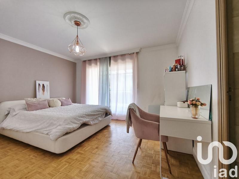 Maison - 303 m² - 9 pièces