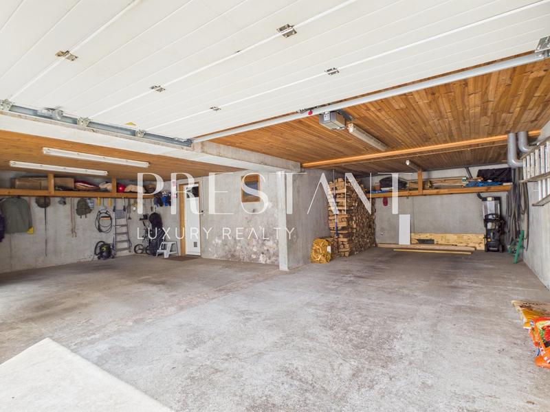 Maison - 282 m² - 10 pièces