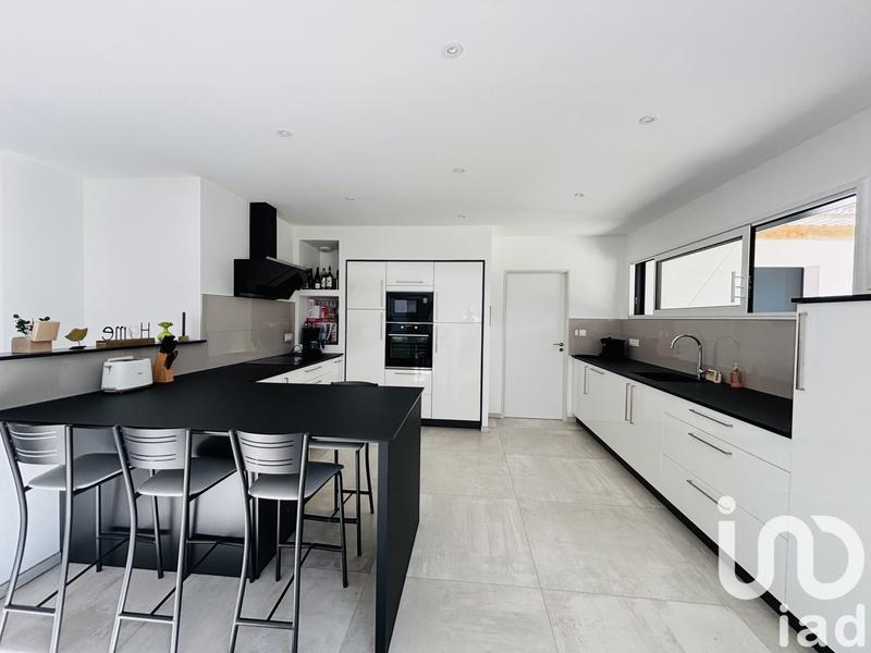 Maison - 186 m² - 6 pièces