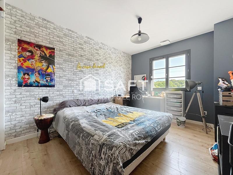 Maison - 212 m² - 8 pièces