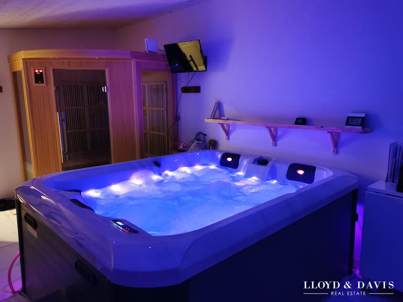 Maison ancienne - 300 m² - 10 pièces