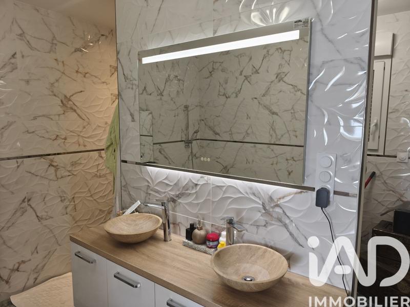 Maison - 205 m² - 7 pièces