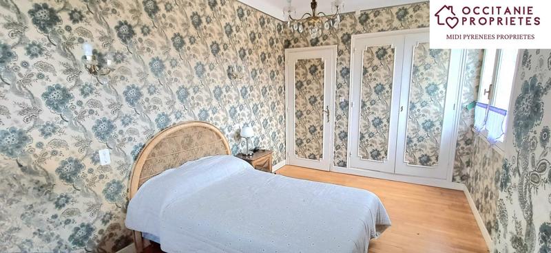 Maison - 263 m² - 9 pièces