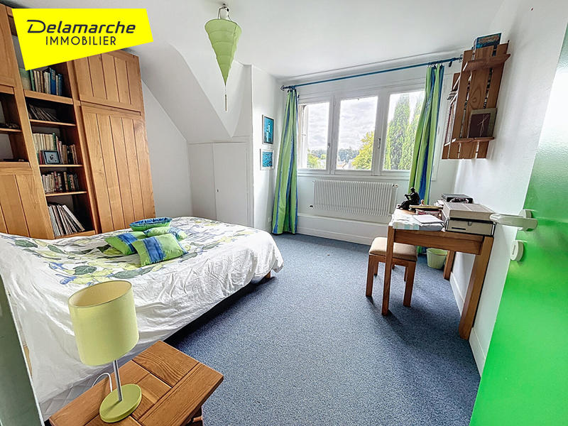 Maison - 210 m² - 11 pièces