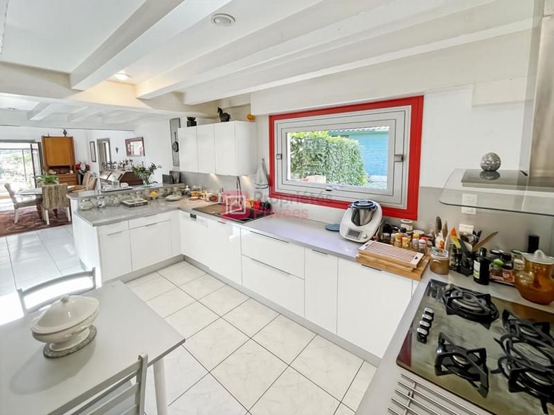 Maison - 169 m² - 7 pièces